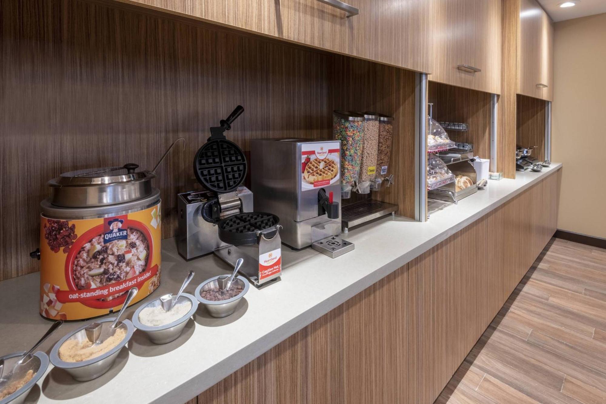 圣路易斯爱德华兹维尔万豪唐普雷斯套房酒店 外观 照片